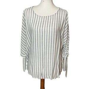 Umgee Chambray Blue and White Striped Tie 3/4 Sleeve Peekaboo Shoulder Top Sz Md